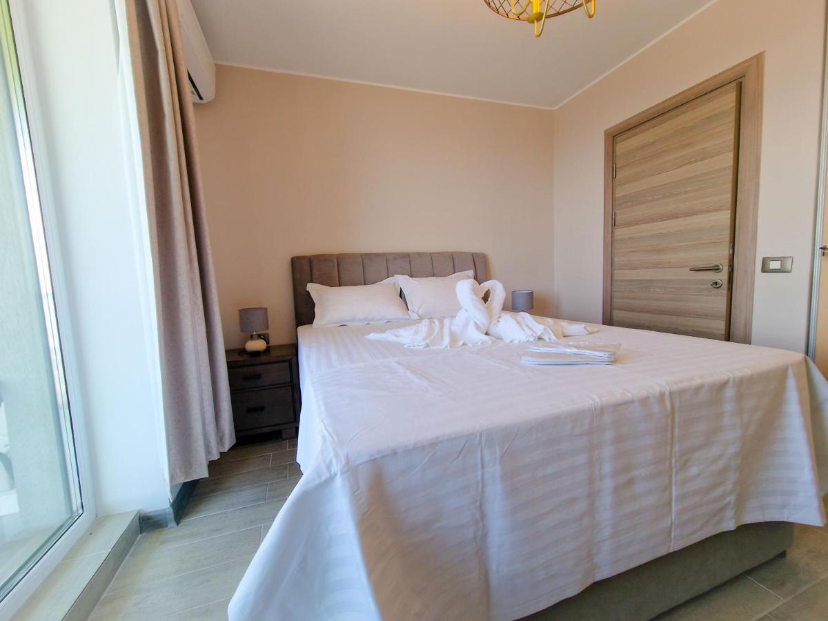Panoramic Aparthotel Pool & Spa Mamaia Nord Năvodari Kültér fotó