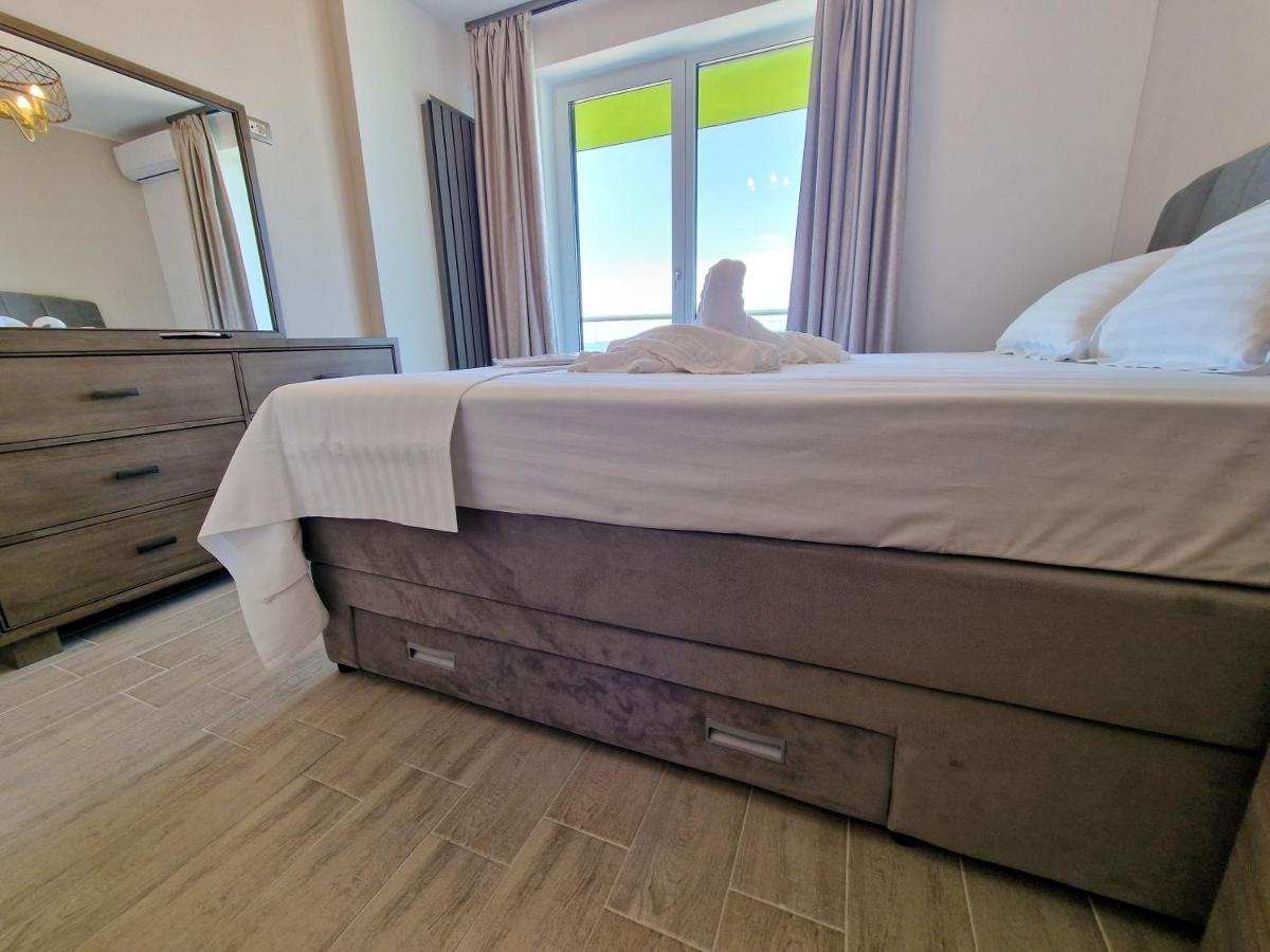 Panoramic Aparthotel Pool & Spa Mamaia Nord Năvodari Kültér fotó