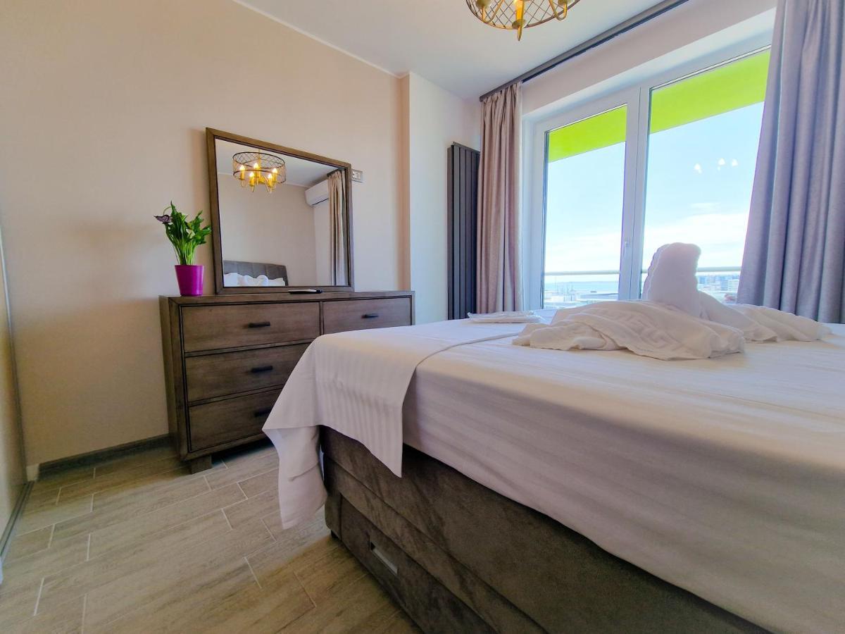 Panoramic Aparthotel Pool & Spa Mamaia Nord Năvodari Kültér fotó