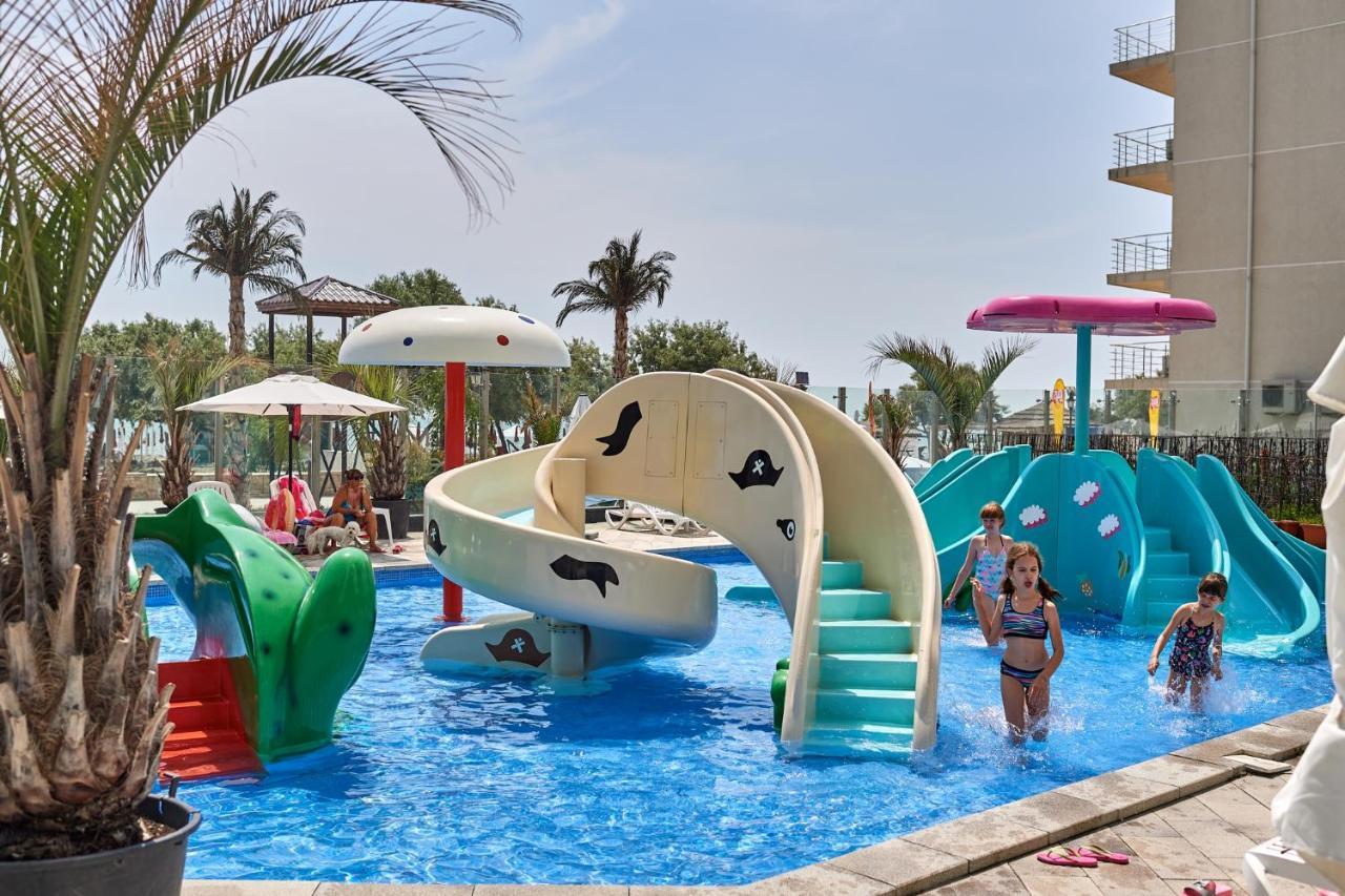 Panoramic Aparthotel Pool & Spa Mamaia Nord Năvodari Kültér fotó
